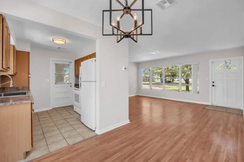 145 Greenbrier Drive Palm Springs, FL 33461