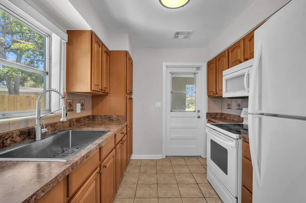 145 Greenbrier Drive Palm Springs, FL 33461