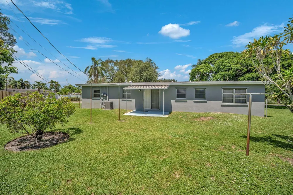 145 Greenbrier Drive Palm Springs, FL 33461