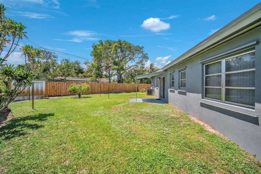 145 Greenbrier Drive Palm Springs, FL 33461