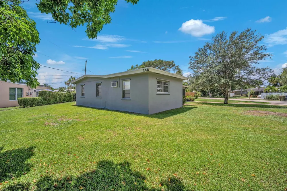 145 Greenbrier Drive Palm Springs, FL 33461