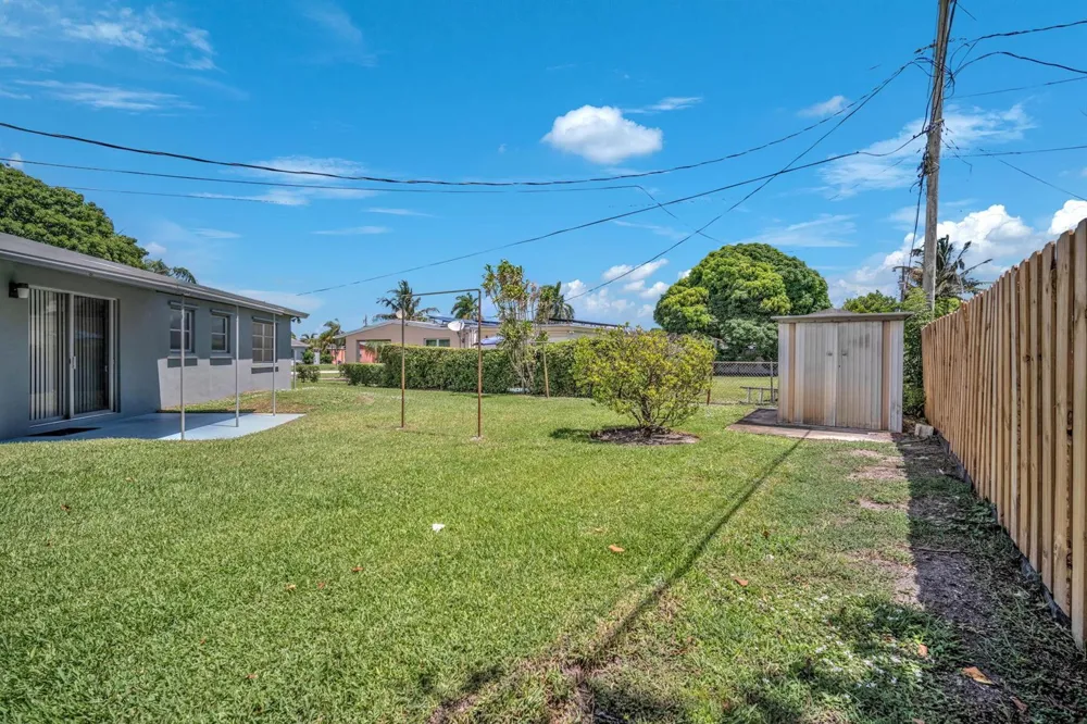 145 Greenbrier Drive Palm Springs, FL 33461