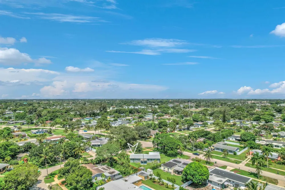 145 Greenbrier Drive Palm Springs, FL 33461