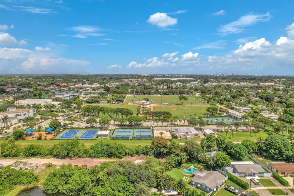145 Greenbrier Drive Palm Springs, FL 33461