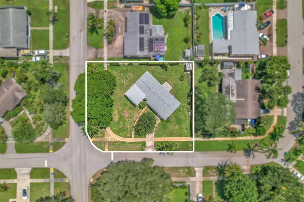 145 Greenbrier Drive Palm Springs, FL 33461