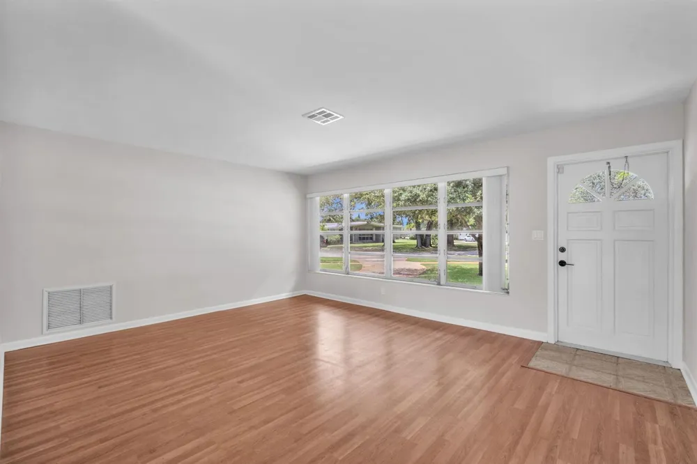 145 Greenbrier Drive Palm Springs, FL 33461