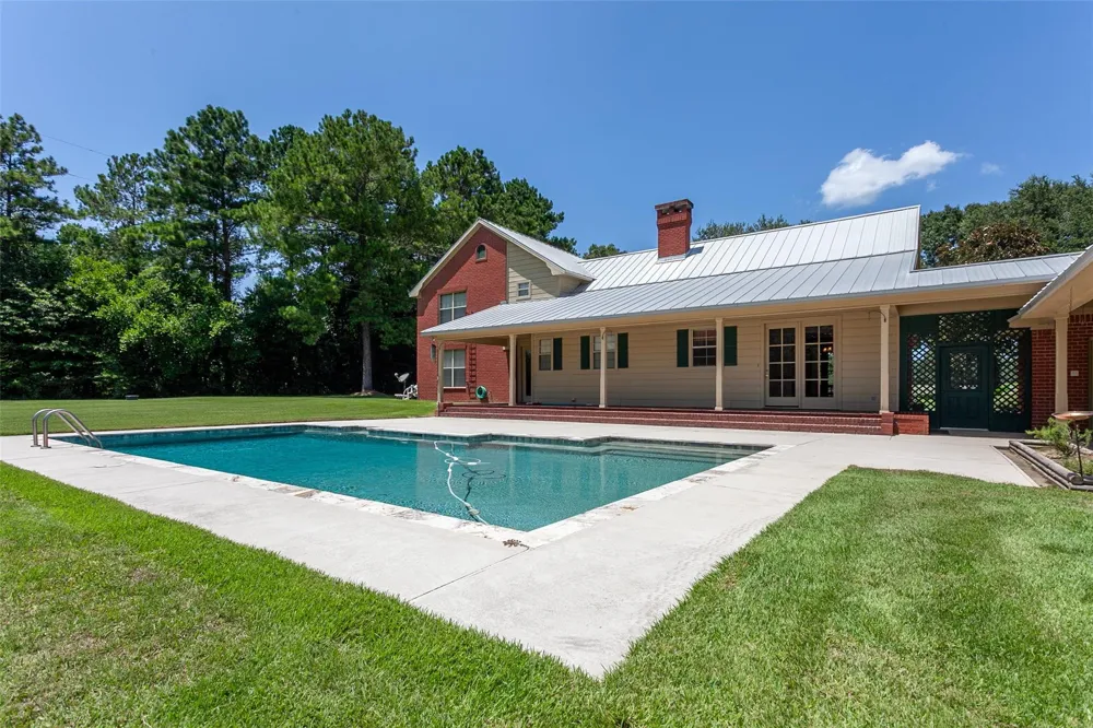 2220 Fm-1013 Hillister, TX 77624