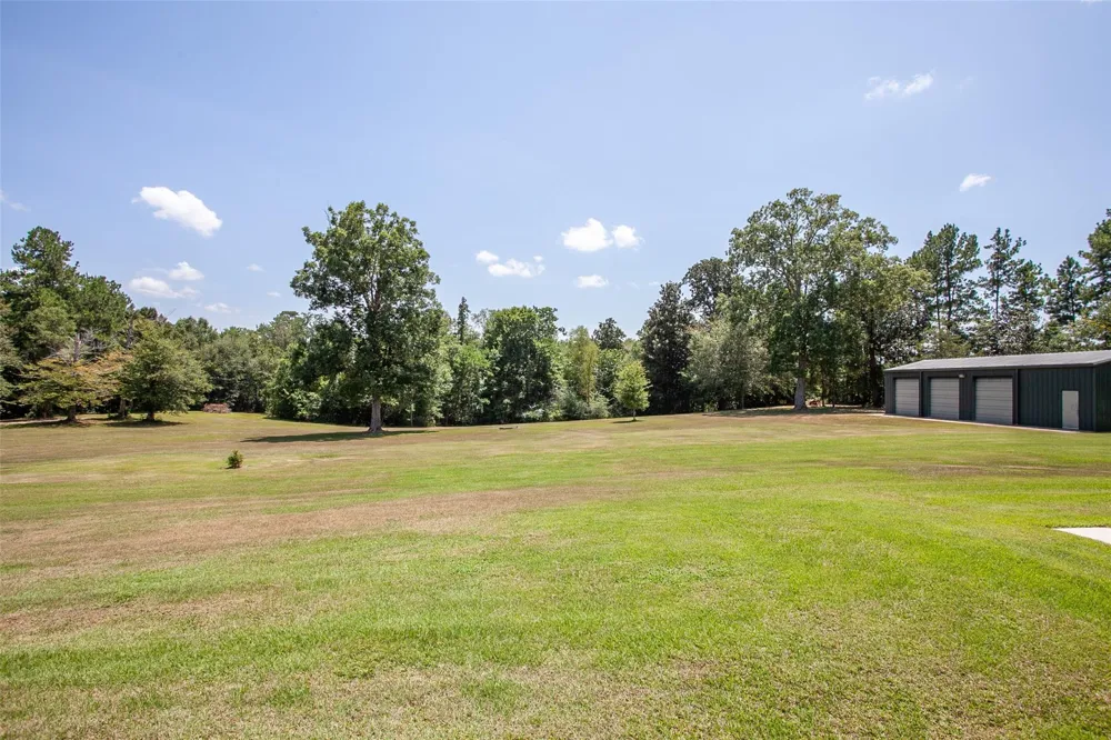 2220 Fm-1013 Hillister, TX 77624