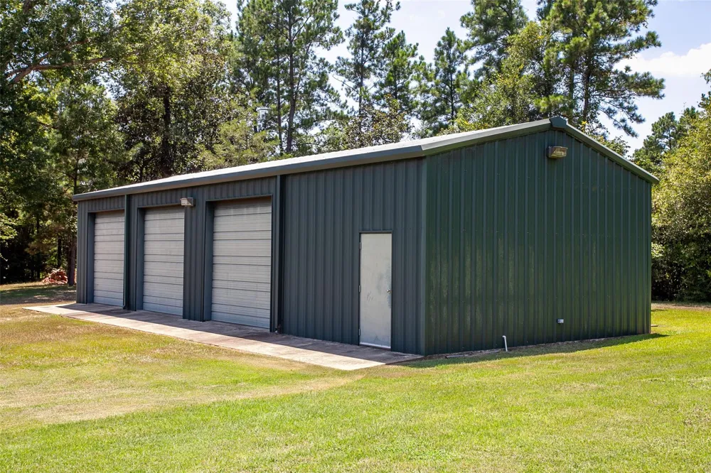 2220 Fm-1013 Hillister, TX 77624