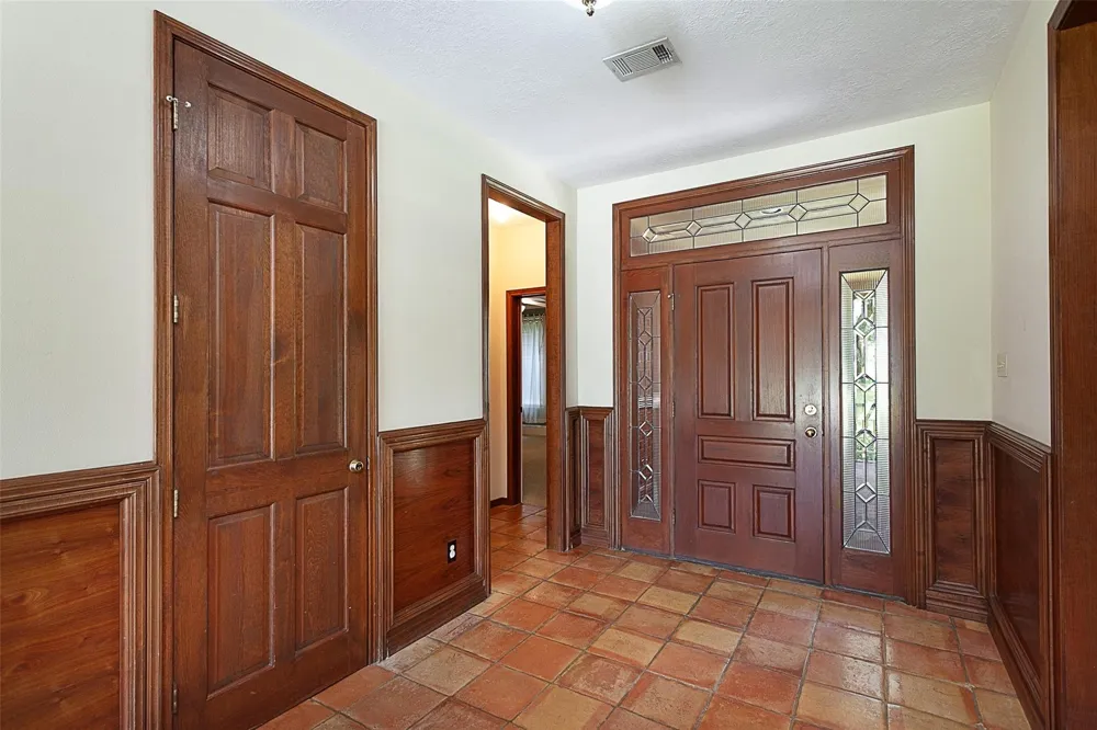 2220 Fm-1013 Hillister, TX 77624