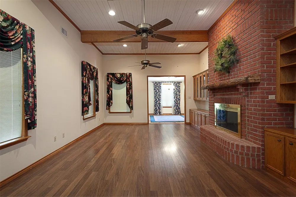 2220 Fm-1013 Hillister, TX 77624