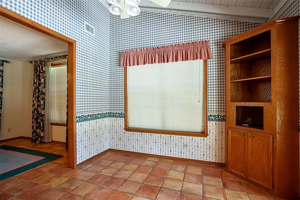2220 Fm-1013 Hillister, TX 77624