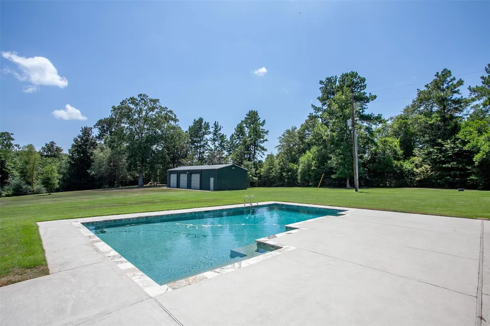 2220 Fm-1013 Hillister, TX 77624