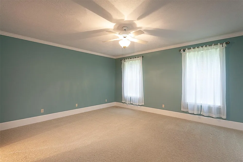 2220 Fm-1013 Hillister, TX 77624