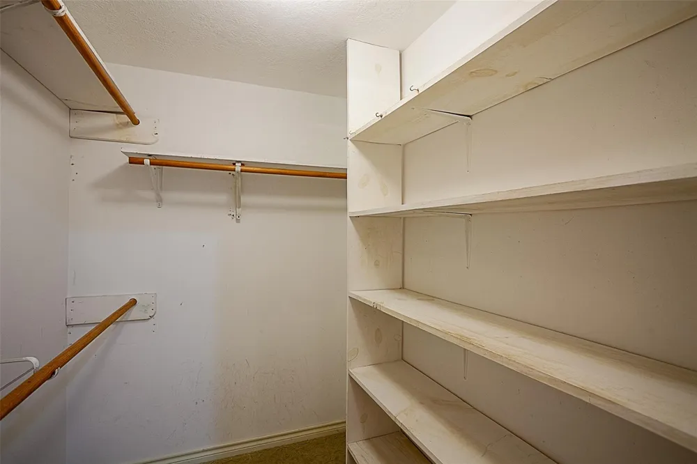 2220 Fm-1013 Hillister, TX 77624
