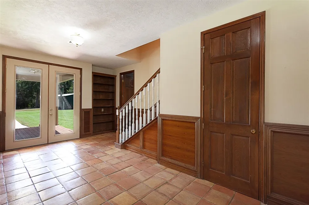 2220 Fm-1013 Hillister, TX 77624