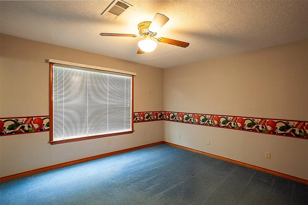 2220 Fm-1013 Hillister, TX 77624