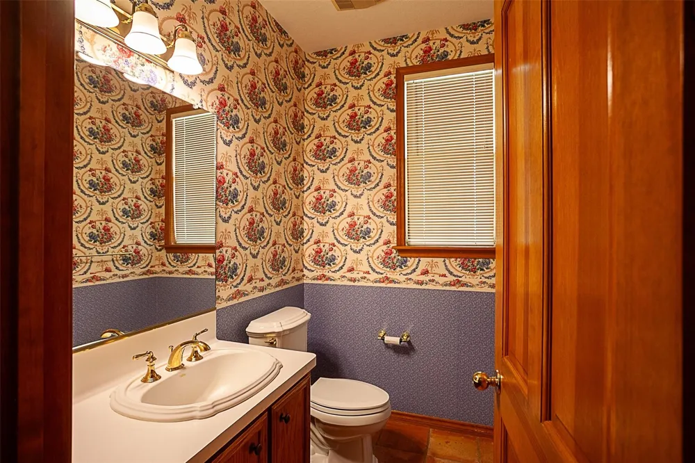 2220 Fm-1013 Hillister, TX 77624