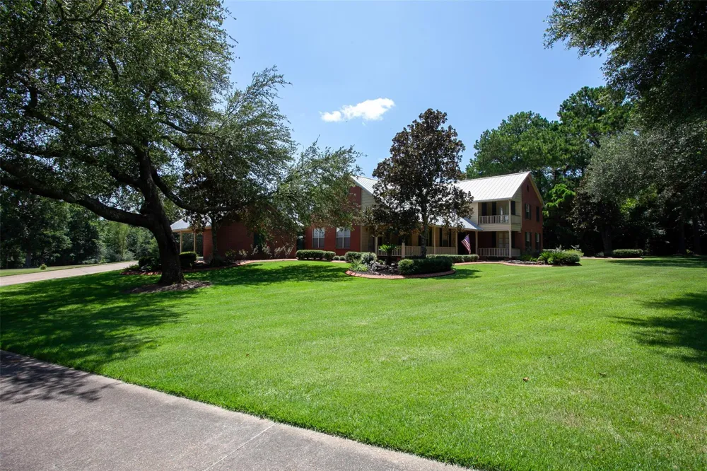 2220 Fm-1013 Hillister, TX 77624