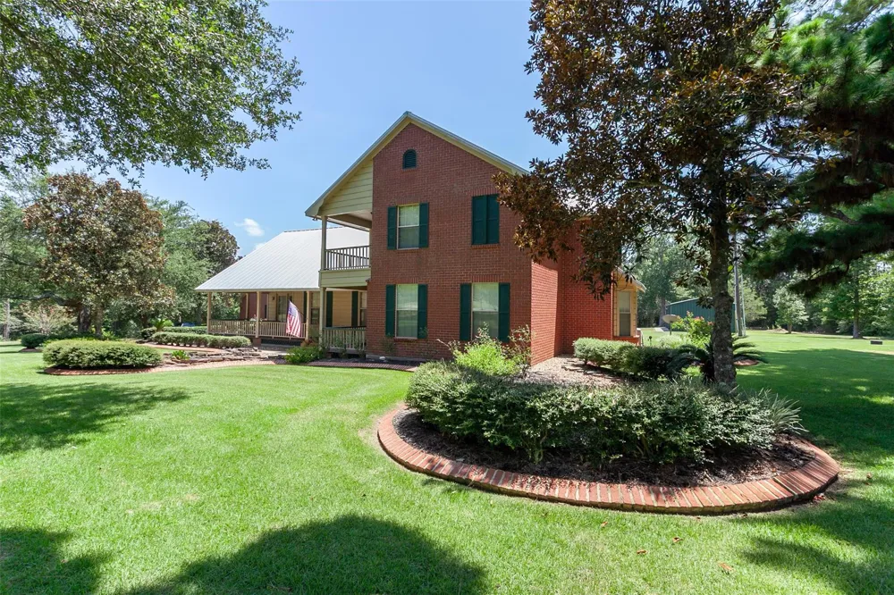 2220 Fm-1013 Hillister, TX 77624