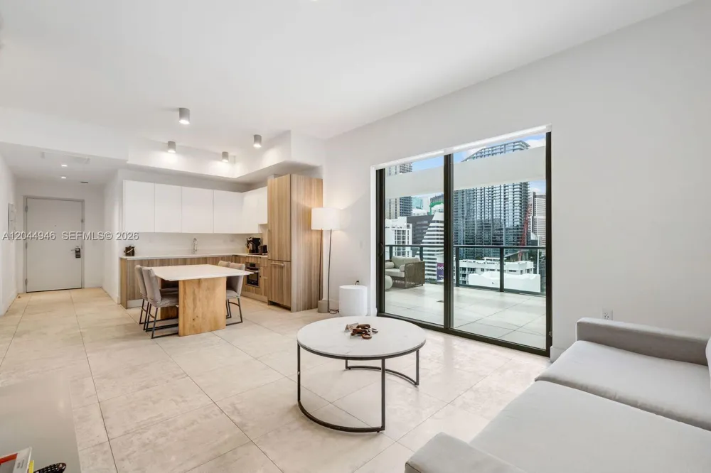 239 SW 9th St #1801 Miami, FL 33130