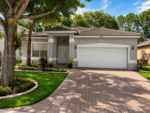 4874 NW 57th Mnr