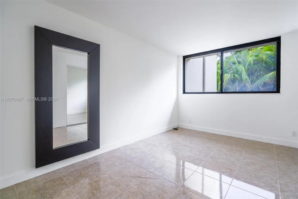 20347 W Country Club Dr #TH15 Aventura, FL 33180