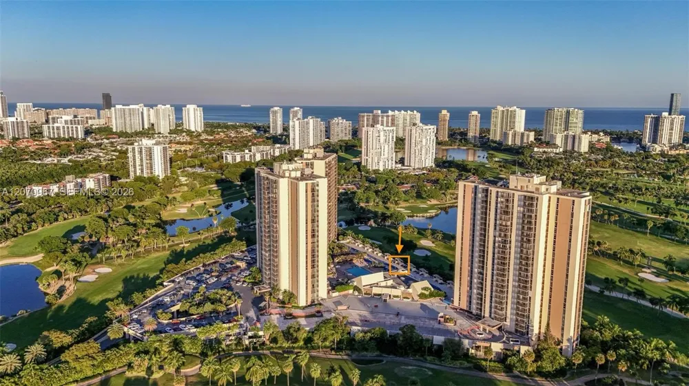 20347 W Country Club Dr #TH15 Aventura, FL 33180