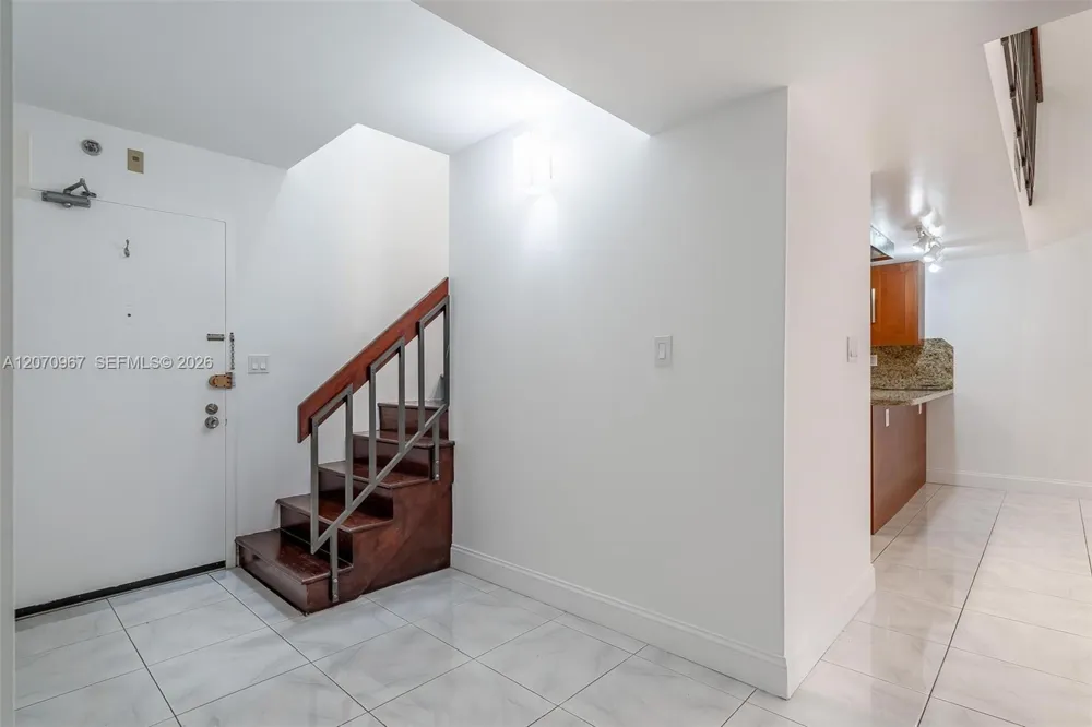20347 W Country Club Dr #TH15 Aventura, FL 33180