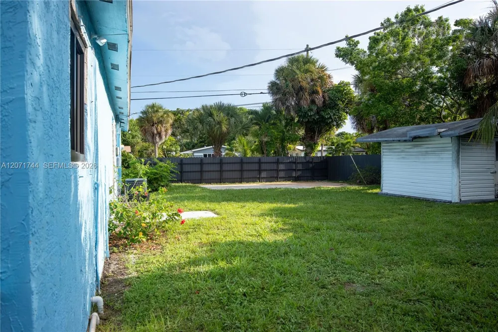901 NW 33rd Dr Lauderhill, FL 33311