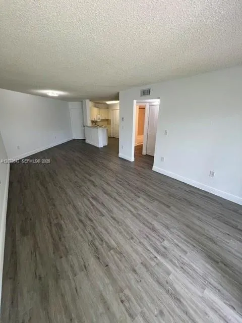 6288 NW 186th St #109 Hialeah, FL 33015