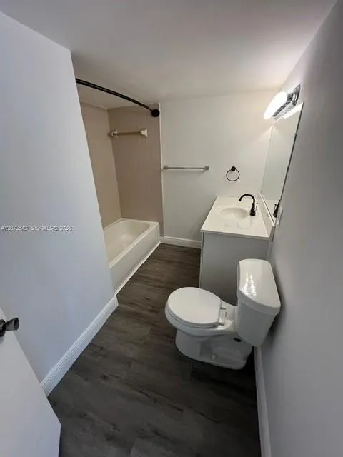 6288 NW 186th St #109 Hialeah, FL 33015