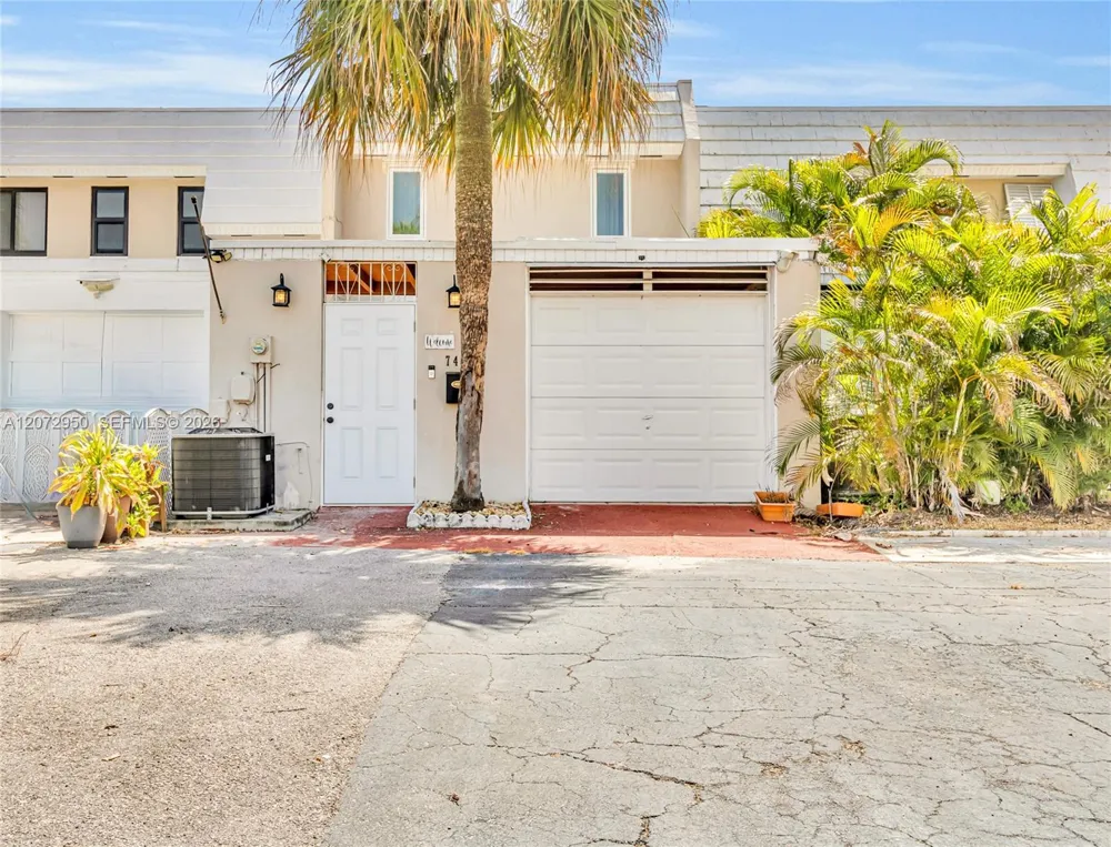 7407 Big Cypress Dr Miami Lakes, FL 33014