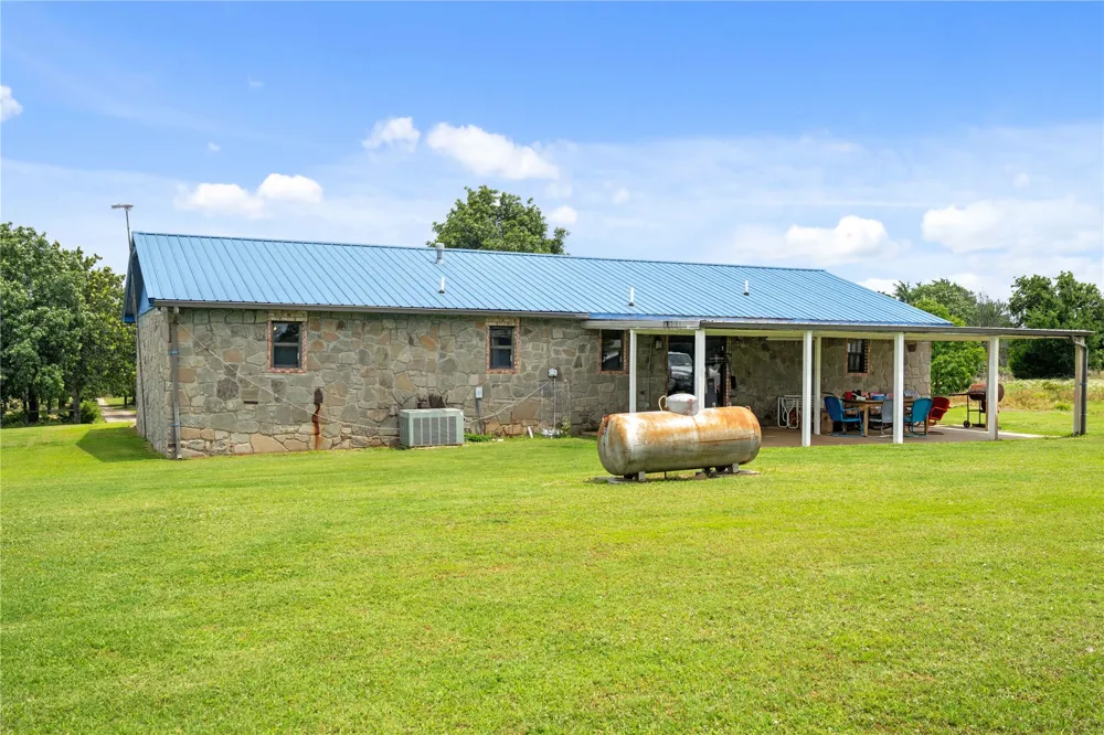 10865 E 258th Street S Porum, OK 74455