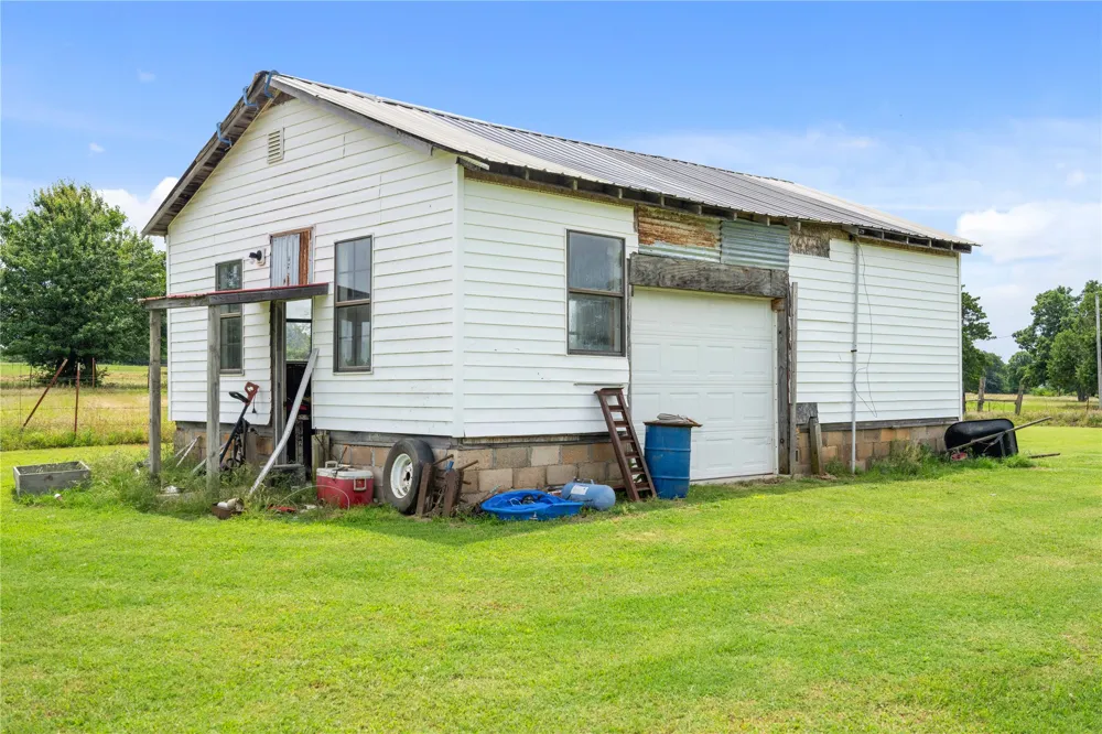 10865 E 258th Street S Porum, OK 74455