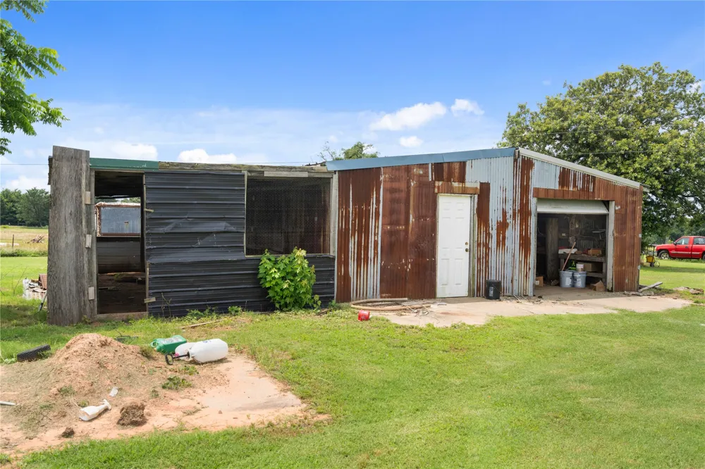 10865 E 258th Street S Porum, OK 74455