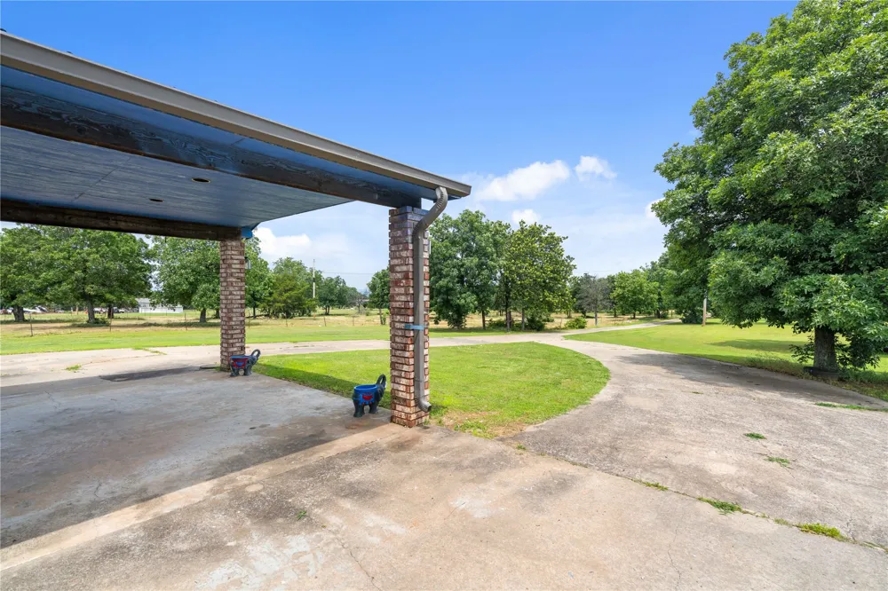 10865 E 258th Street S Porum, OK 74455
