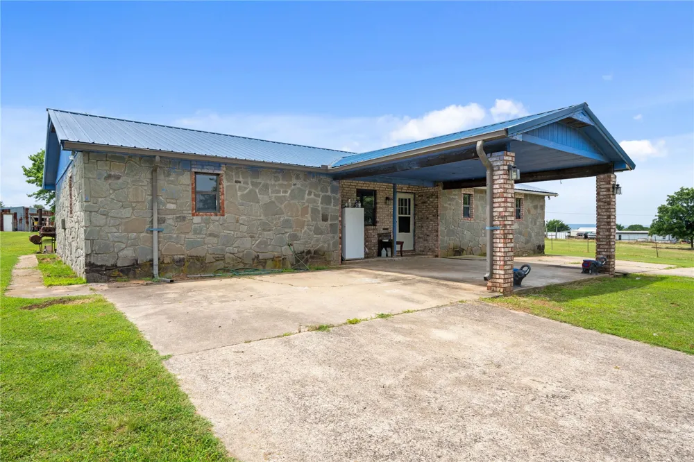 10865 E 258th Street S Porum, OK 74455