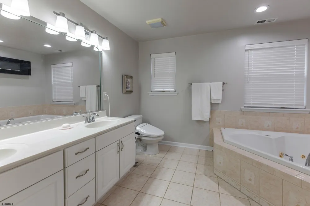 800 Curran Ct Galloway Township, NJ 08205