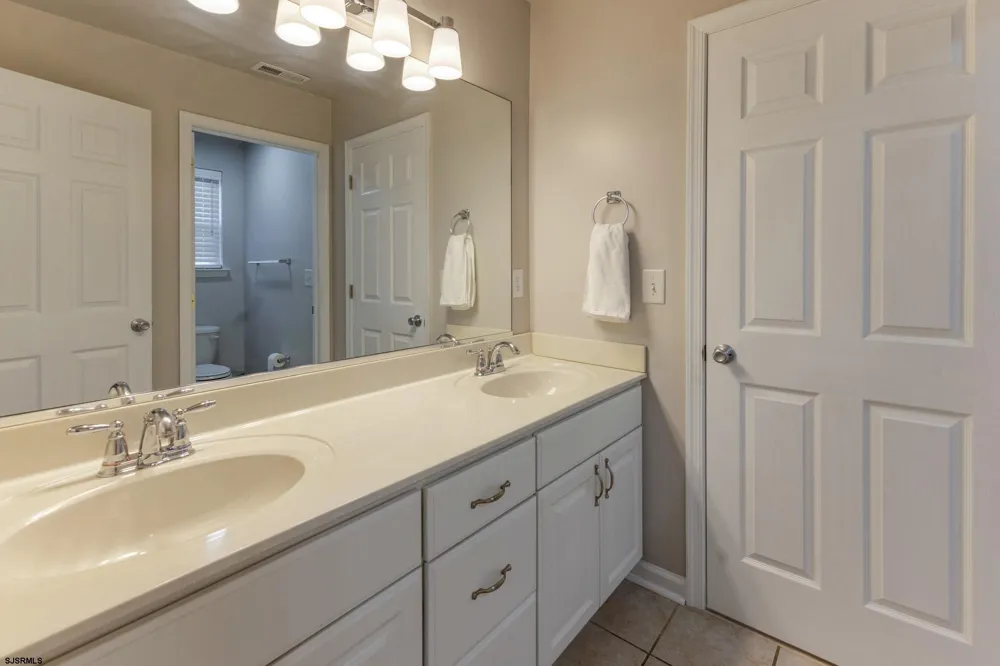 800 Curran Ct Galloway Township, NJ 08205