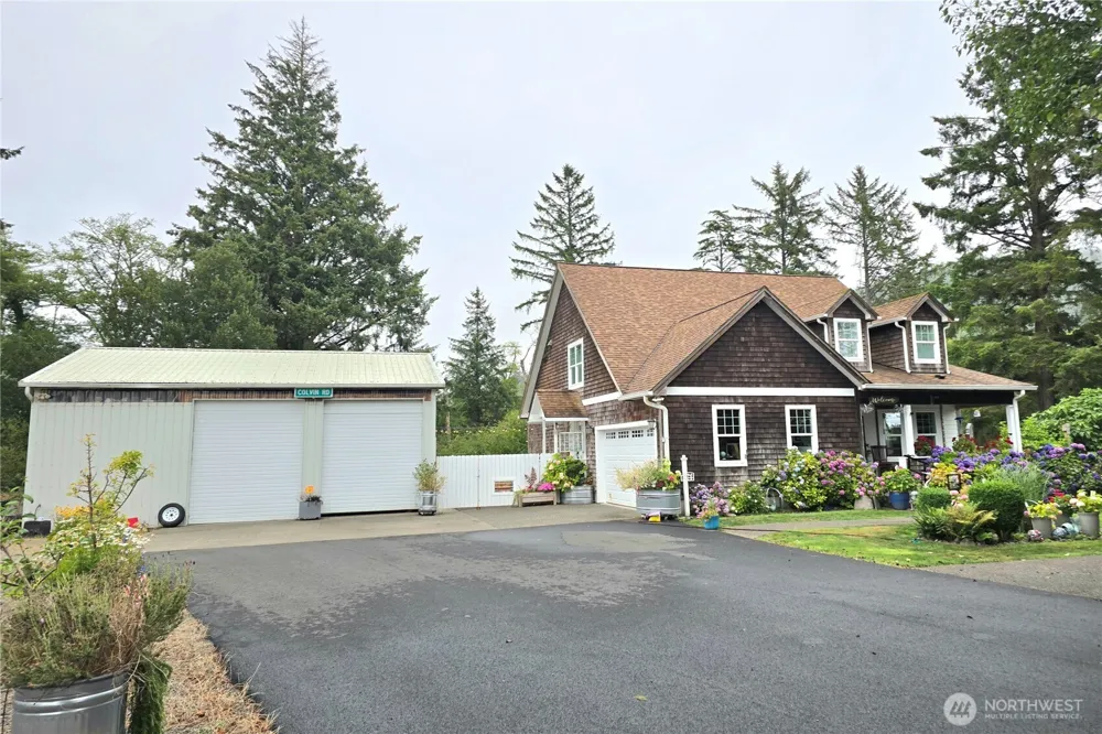 620 State RT 101 Chinook, WA 98614