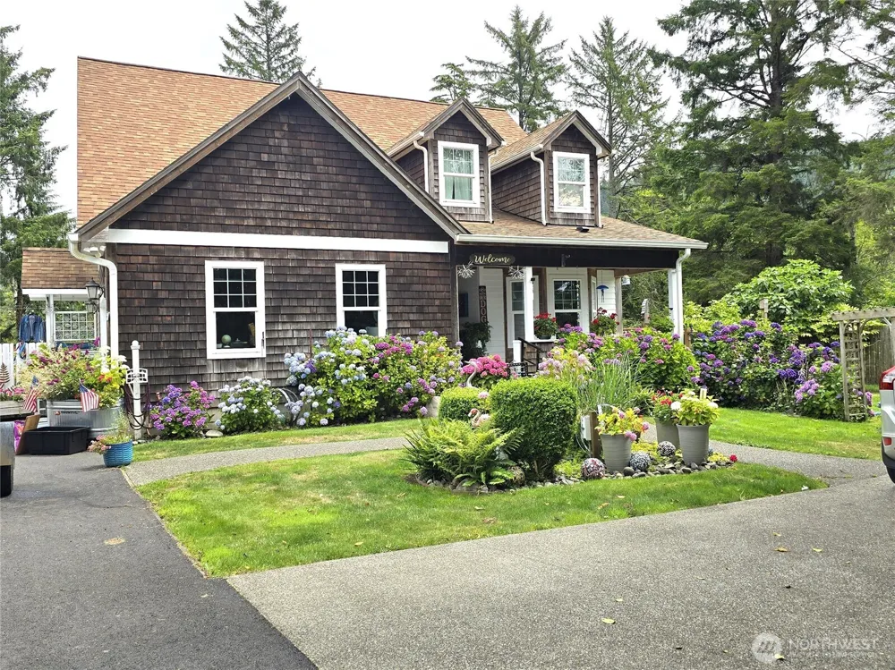 620 State RT 101 Chinook, WA 98614
