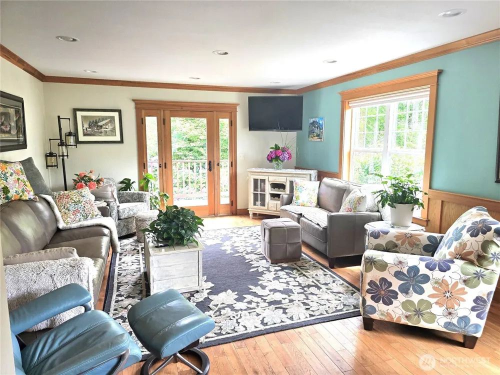 620 State RT 101 Chinook, WA 98614