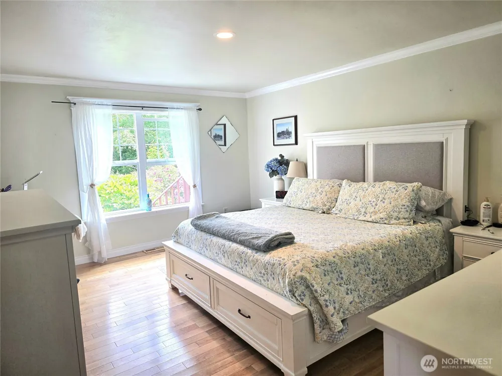 620 State RT 101 Chinook, WA 98614
