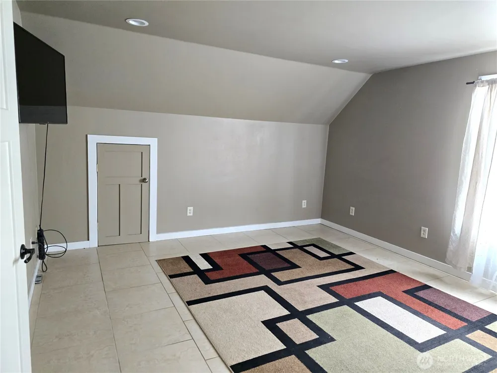 620 State RT 101 Chinook, WA 98614
