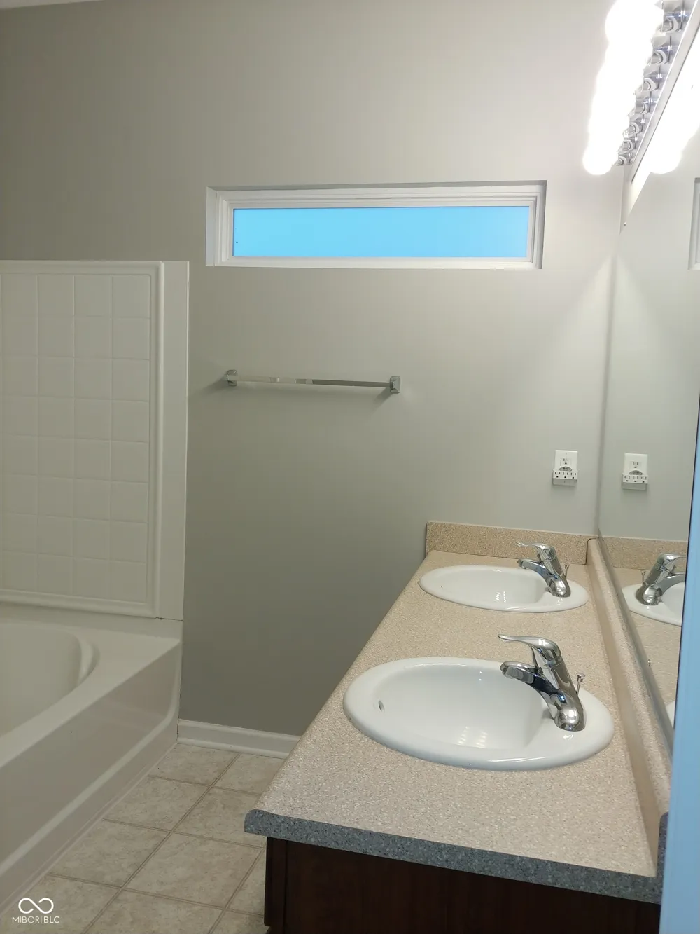 17337 Retford Drive Westfield, IN 46074