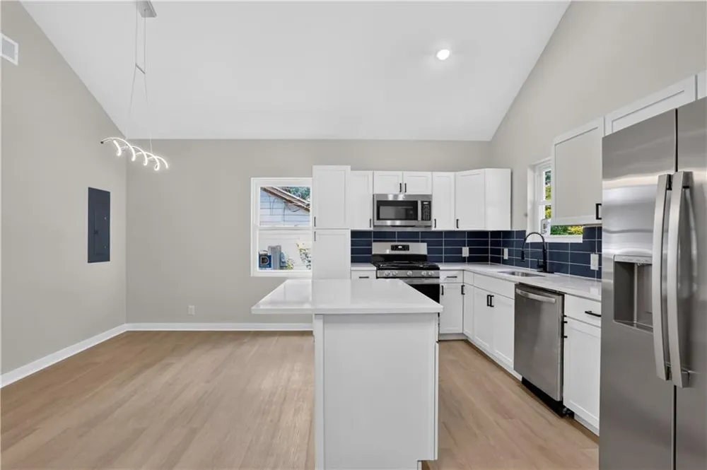 882 Tanner Dr Scottdale, GA 30079