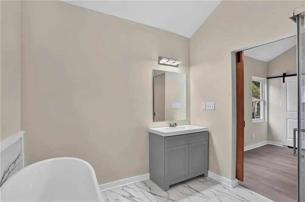 882 Tanner Dr Scottdale, GA 30079