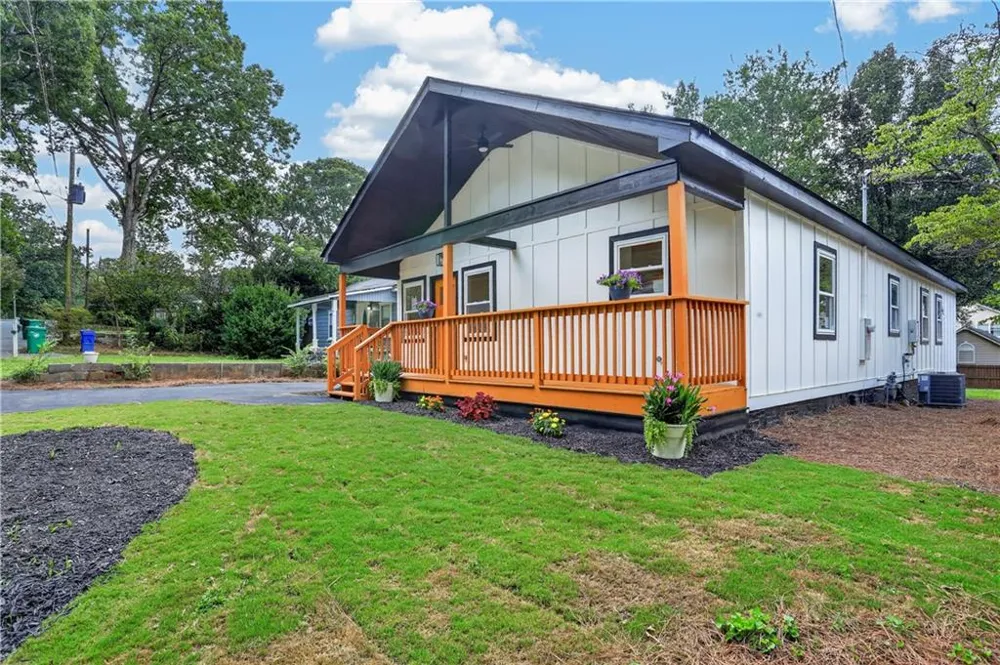 882 Tanner Dr Scottdale, GA 30079