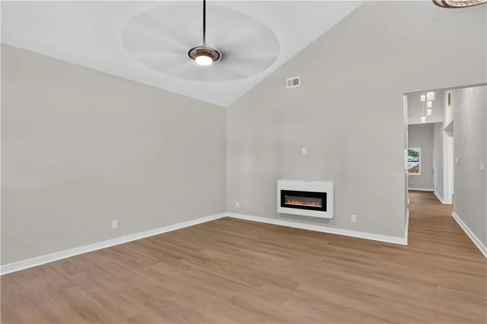 882 Tanner Dr Scottdale, GA 30079